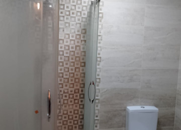 Menzil MELISA PARK da yerlesir. 20 yanvar metrosunun yani.