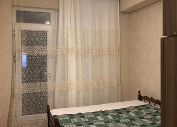 Menzil MELISA PARK da yerlesir. 20 yanvar metrosunun yani.