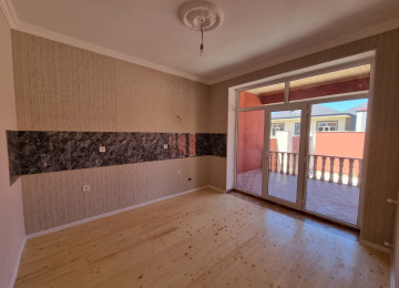 ACİQ EYVANLİ EV SATİLİR. Savalan qes.Marsruta,yola,mektebe