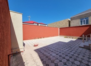 ACİQ EYVANLİ EV SATİLİR. Savalan qes.Marsruta,yola,mektebe