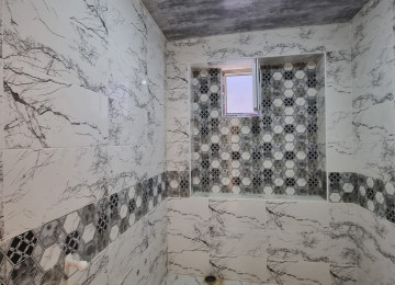 ACİQ EYVANLİ EV SATİLİR. Savalan qes.Marsruta,yola,mektebe