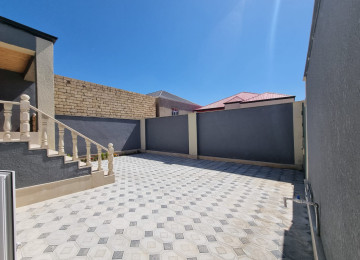 ACİQ EYVANLİ EV SATİLİR. Savalan qes.Marsruta,yola,mektebe