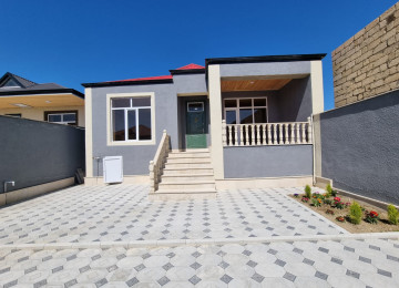 ACİQ EYVANLİ EV SATİLİR. Savalan qes.Marsruta,yola,mektebe