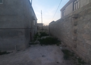 Bine safxoz 160 190 nomreli masurutun yolnun usdunde 4 sot