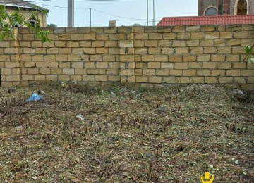 Quba şəhərində 4,5 sot (dörd sot yarım) həyətyanı torpaq