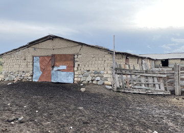 Video və şəkillərdə gördüyünüz bu yataq satılır. Yataq Şəki