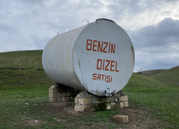 Video və şəkillərdə gördüyünüz bu yataq satılır. Yataq Şəki