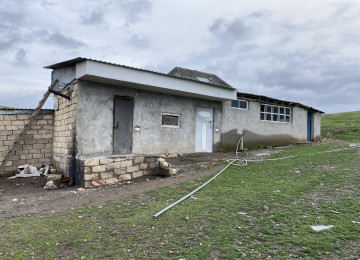 Video və şəkillərdə gördüyünüz bu yataq satılır. Yataq Şəki