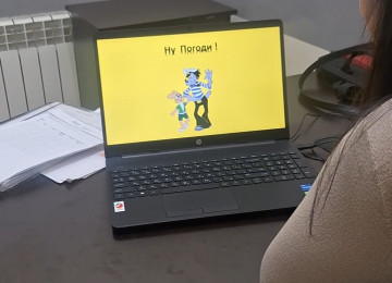 Dərslər həftədə 2, 3 dəfə 1.5 saat olmaqla keçirilir. İş