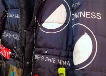 Teze Polwa istehsali olan 2 uzlu kurtka . Zakazla