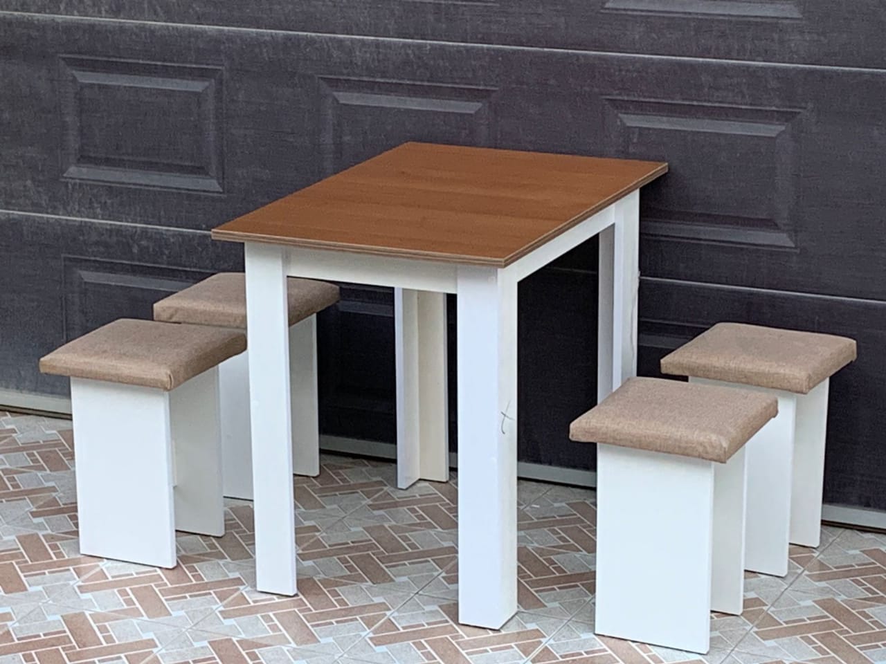 Masa və taburetka 1Masa 4taburetka Fabrik istehsalı