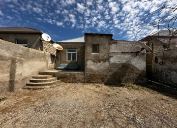 Mehemmedli qed.esas yoldan 160 metr arali 2 sotda 100 kvm.3