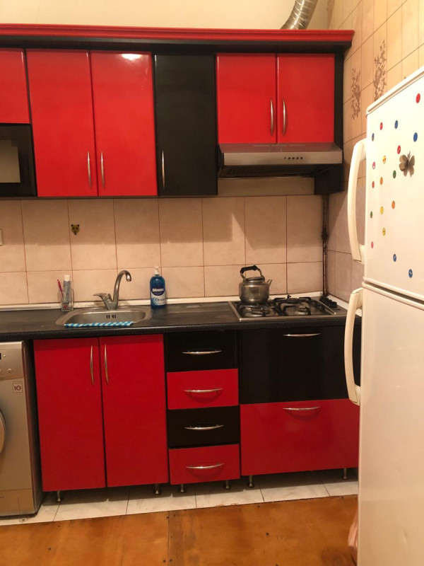 kirayye menzil 2 otag yasamal Otag yoldasi xanim axtarilir. Insaatcilar metrosunun
