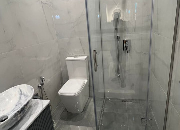 Şərifzadə küçəsində, 2 saylı Tibb Kolleci ilə üzbəüz,