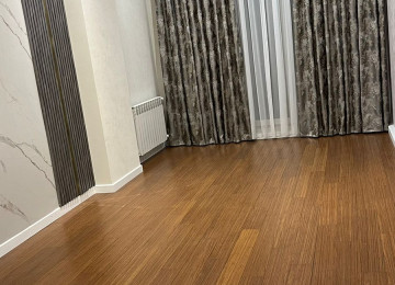 Şərifzadə küçəsində, 2 saylı Tibb Kolleci ilə üzbəüz,