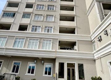 Şərifzadə küçəsində, 2 saylı Tibb Kolleci ilə üzbəüz,