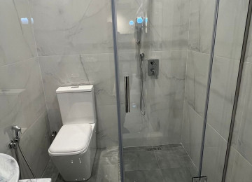 Şərifzadə küçəsində, 2 saylı Tibb Kolleci ilə üzbəüz,