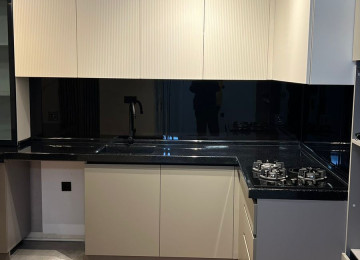 Şərifzadə küçəsində, 2 saylı Tibb Kolleci ilə üzbəüz,