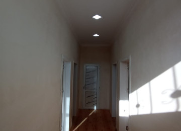 Zabrat qes.Kerpic zavod yolu 118 A marşrutdan 300 metr