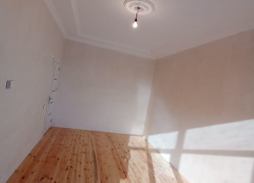 Zabrat qes.Kerpic zavod yolu 118 A marşrutdan 300 metr