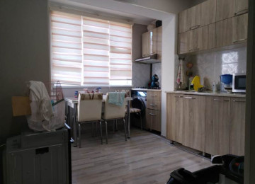 TECİLİ !!!Xətai rayonu Neapol dairesine yaxin,81-N ATOBUSUN