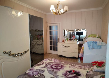 TECİLİ !!!Xətai rayonu Neapol dairesine yaxin,81-N ATOBUSUN