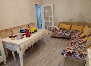 TECİLİ !!!Xətai rayonu Neapol dairesine yaxin,81-N ATOBUSUN