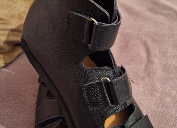 ORTOPEDİK AYAQQABI YENİDİR MATERİALI DƏRİDİR RAZMER 38-39