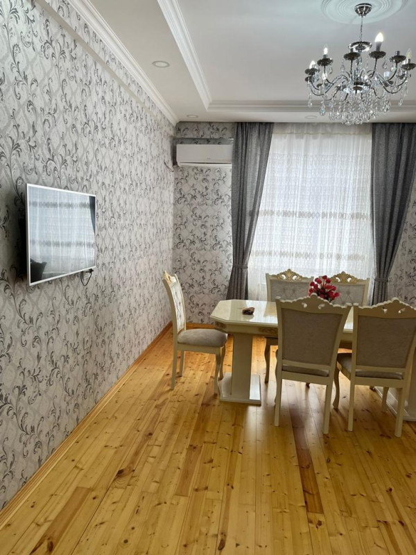 Əhmədlidə 3 otaqlı mənzil Əhmədlidə 3 otaqlı mənzil Lahiyə: - Yeni Tikili Mərtəbə: -