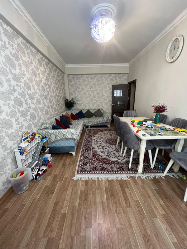 Kristal1-də,qanuni 2 otaq,full əşyalı mənzil satılır Xırdalan şəhəri,Köhnə bazarın yaxınlığında,prestijni