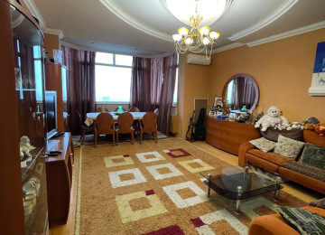 Yasamalda 3 otaqlı mənzil Lahiyə: - Yeni Tikili Mərtəbə: -