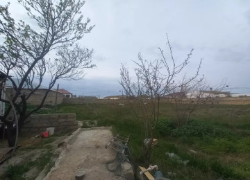 Turkan kendi 20 sotda 2 otaqli heyet evi satiada cox tecili