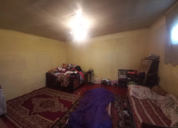 Turkan kendi 20 sotda 2 otaqli heyet evi satiada cox tecili