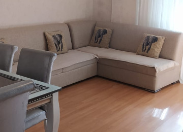 ÜSTÜ BETON MONALİT YAŞAYIŞ SAHƏSİ QANUNİ MƏNZİL LİFT QAPIYA