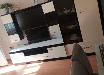 ÜSTÜ BETON MONALİT YAŞAYIŞ SAHƏSİ QANUNİ MƏNZİL LİFT QAPIYA