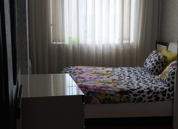 ÜSTÜ BETON MONALİT YAŞAYIŞ SAHƏSİ QANUNİ MƏNZİL LİFT QAPIYA