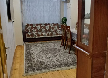 ÜSTÜ BETON MONALİT YAŞAYIŞ SAHƏSİ QANUNİ MƏNZİL LİFT QAPIYA