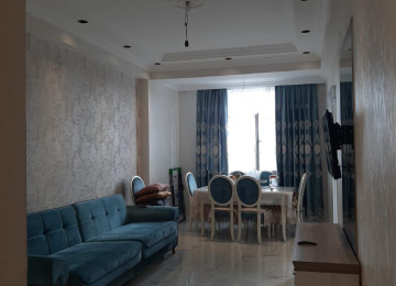 ÜSTÜ BETON MONALİT YAŞAYIŞ SAHƏSİ QANUNİ MƏNZİL LİFT QAPIYA