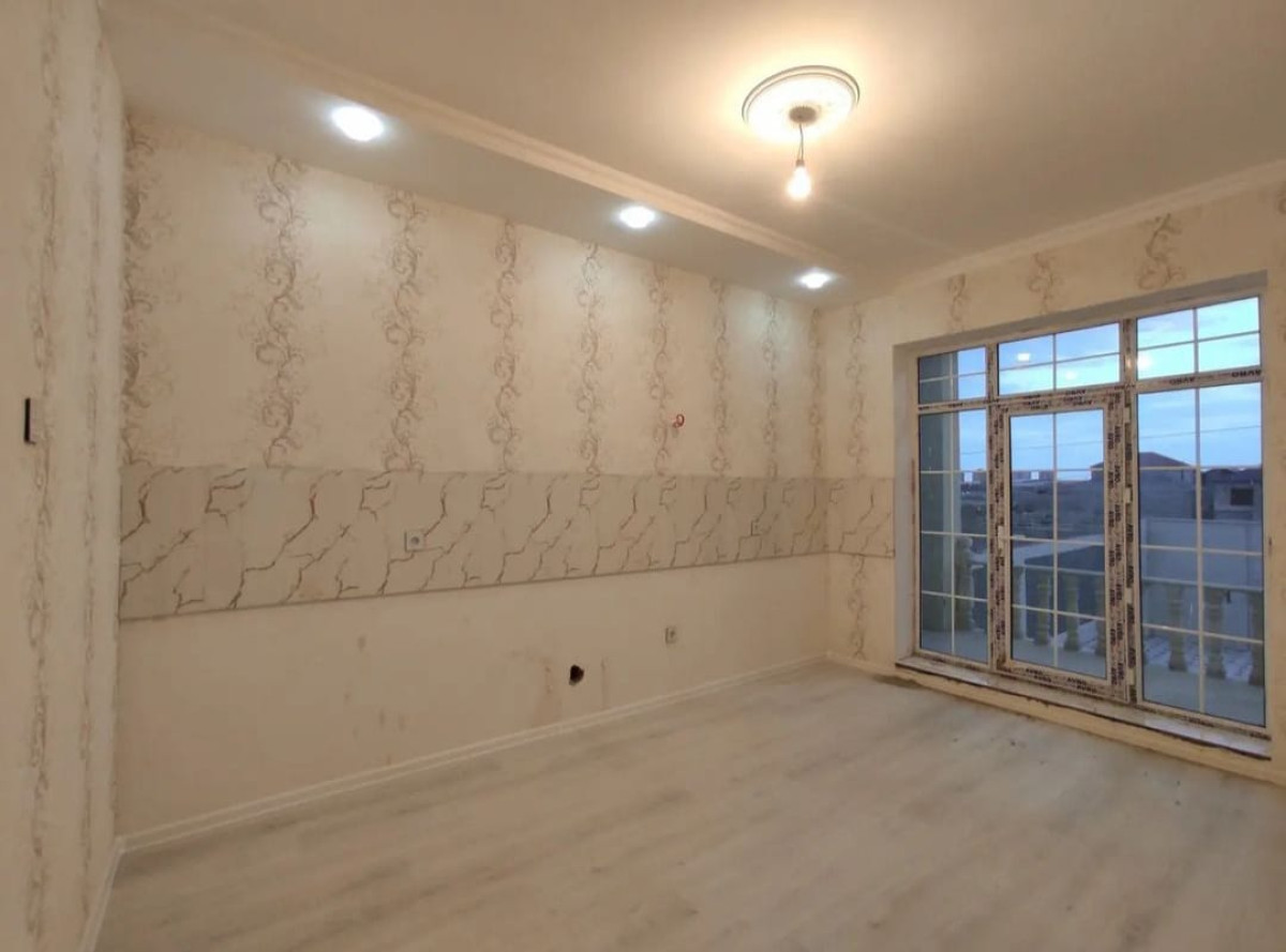 heyet evi Masazırda Laçın mektebin arxasinda 2 sotun içerisinde 90