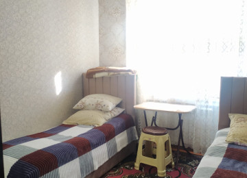 Hövsanda 2 otaqlı mənzil Lahiyə: - Kiyev Mərtəbə: - 3/9