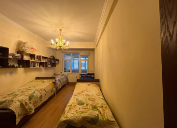 Yasamal Parkı yaxınlığında, tam təmirli 3 otaqlı mənzil