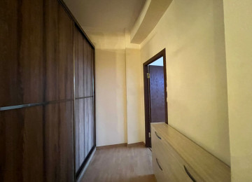 Yasamal Parkı yaxınlığında, tam təmirli 3 otaqlı mənzil