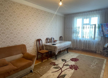 Yeni Günəşli, D massivində 3 otaqlı tam təmirli mənzil