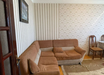 Yeni Günəşli, D massivində 3 otaqlı tam təmirli mənzil