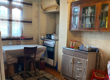 Gəncə prospektində 9 mərtəbəli leninqrad layihəli binanın