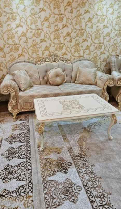 Divan kreslo dəsti Divan kreslo dəsti Sifarişlə hazırlanır Rəng seçimi var
