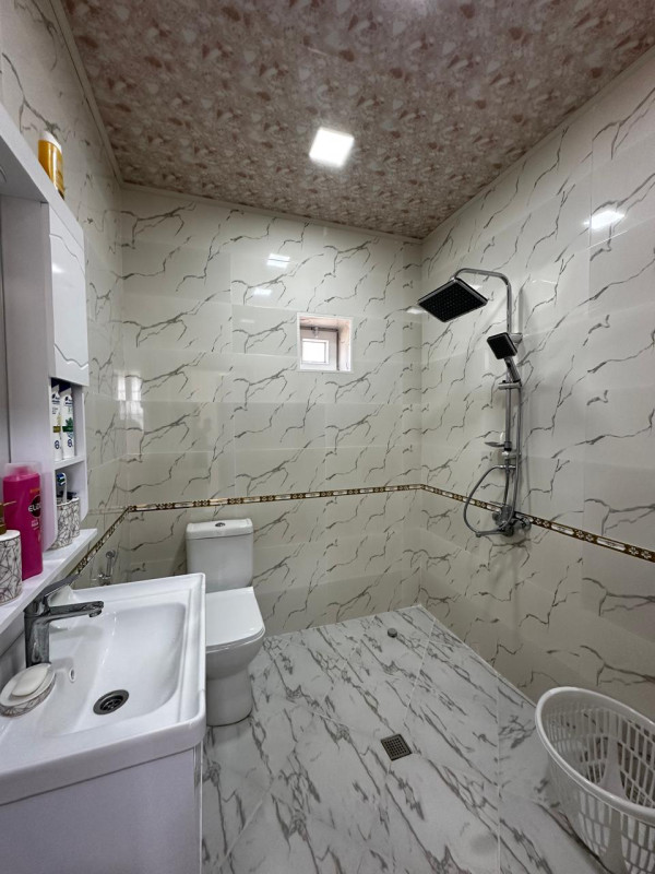 heyet evi Məhəmmədli yolu əsas yola 100 metr mesafede yaxın 2,5 sot