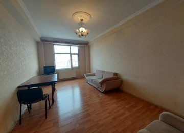 Xlrdalada 2 otaq radnoy 86kv teze bazarln yanl 12 Mertebeli