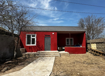 KURDEXANI yolu əsas yola 100 metr mesafede yaxın 3 sot 100