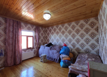 Mastaga qes.Cileger yasayis massivinde esas yoldan 800 metr